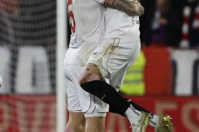 窗口期欧联焦点战，塞维利亚内部沟通，压力陡增，临场指挥获称赞的简单介绍-九游体育入口