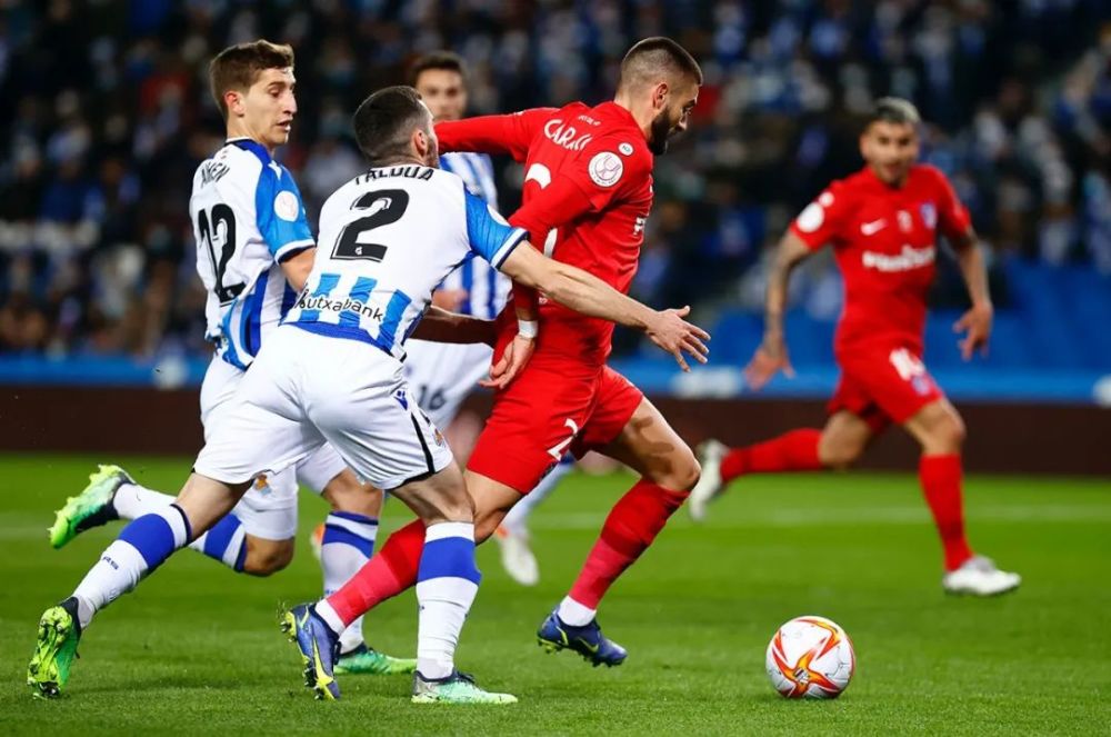 里昂发布备战花絮;今晚绝杀压哨;国王杯任务艰巨;阵容厚度经受考验(锡安威廉森比赛集锦) 里昂发布备战花絮;今晚绝杀压哨;国王杯任务艰巨;阵容厚度经受考验(锡安威廉森比赛集锦)