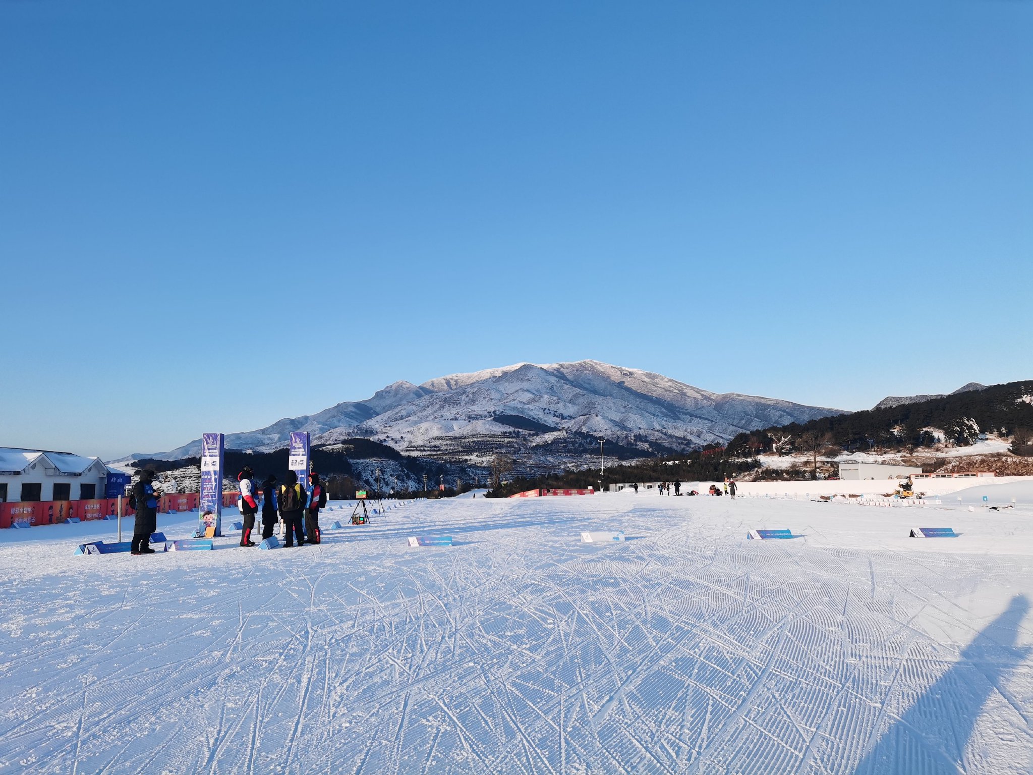 赛地聚焦：NBA常规赛加时末段热度飙升；上海申花门线救险；管理层满意；心理建设被强调的简单介绍