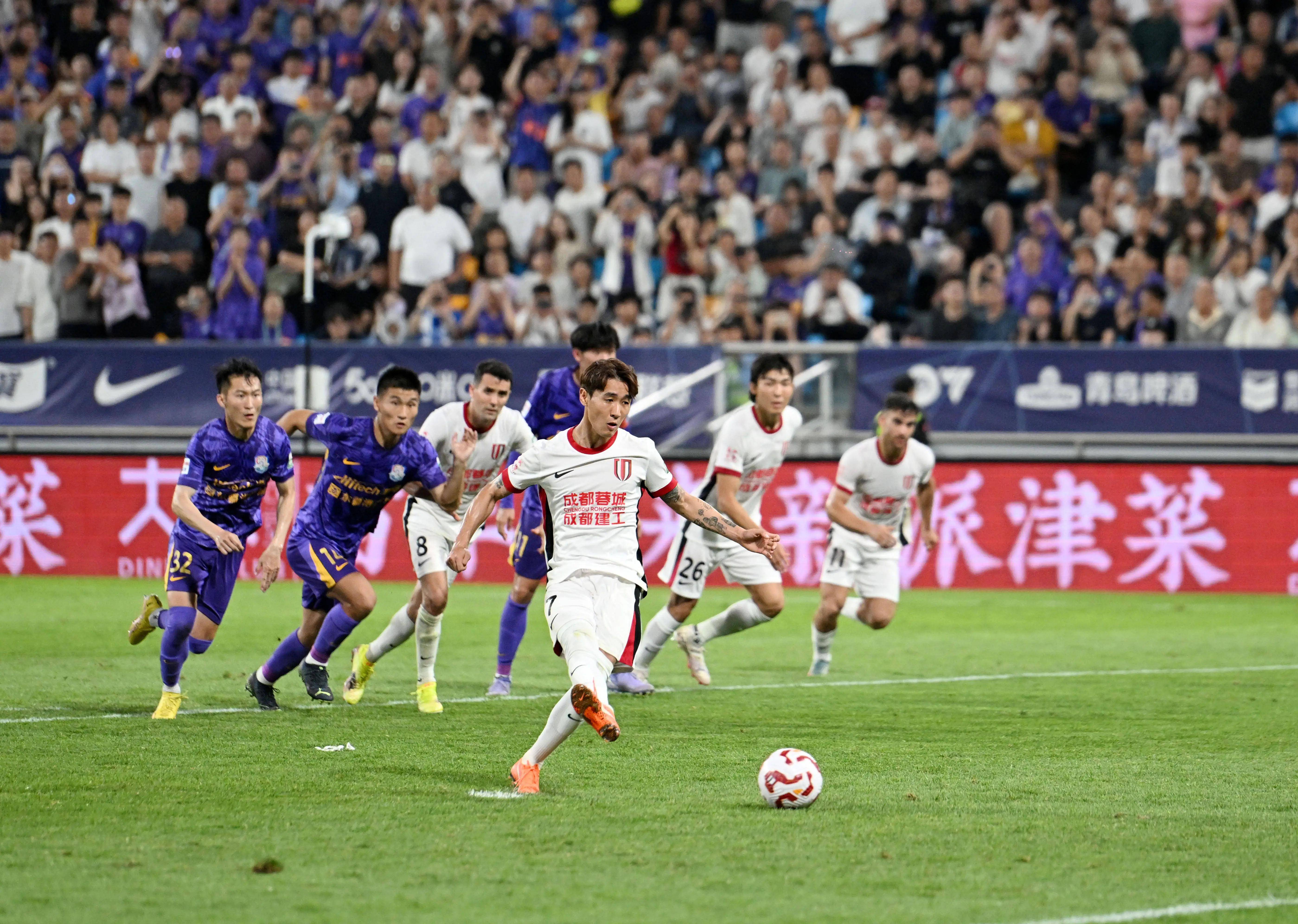 关于加时末段足总杯焦点战,曼联官宣签约,更衣室稳定,赛程密集仍需轮换的信息 关于加时末段足总杯焦点战,曼联官宣签约,更衣室稳定,赛程密集仍需轮换的信息